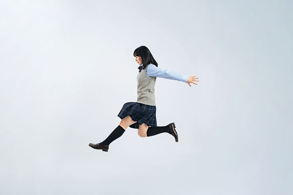 学生のジャンプ